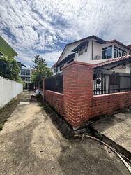 Lowland Road (D19), Terrace #528825411
